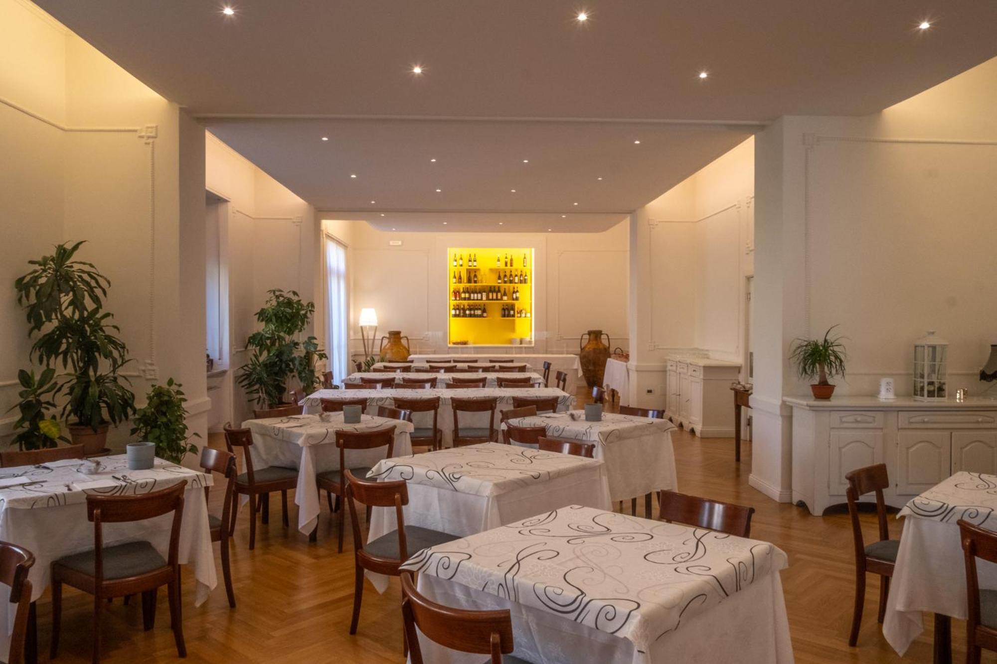 Hotel Moderno Assisi Ngoại thất bức ảnh