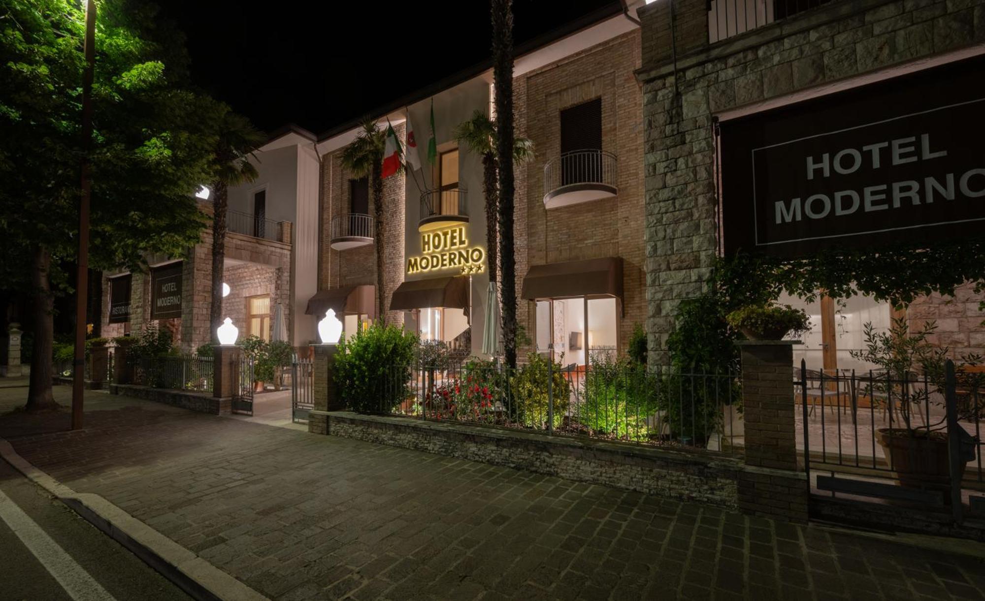 Hotel Moderno Assisi Ngoại thất bức ảnh
