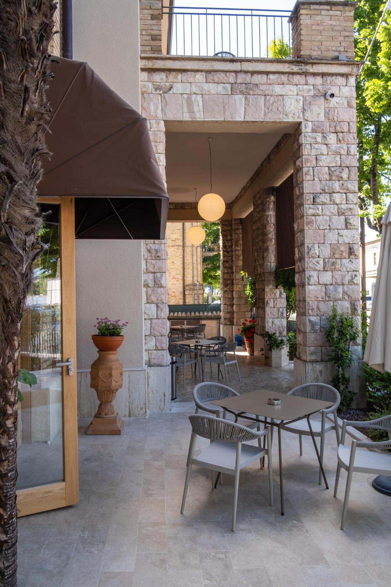 Hotel Moderno Assisi Ngoại thất bức ảnh