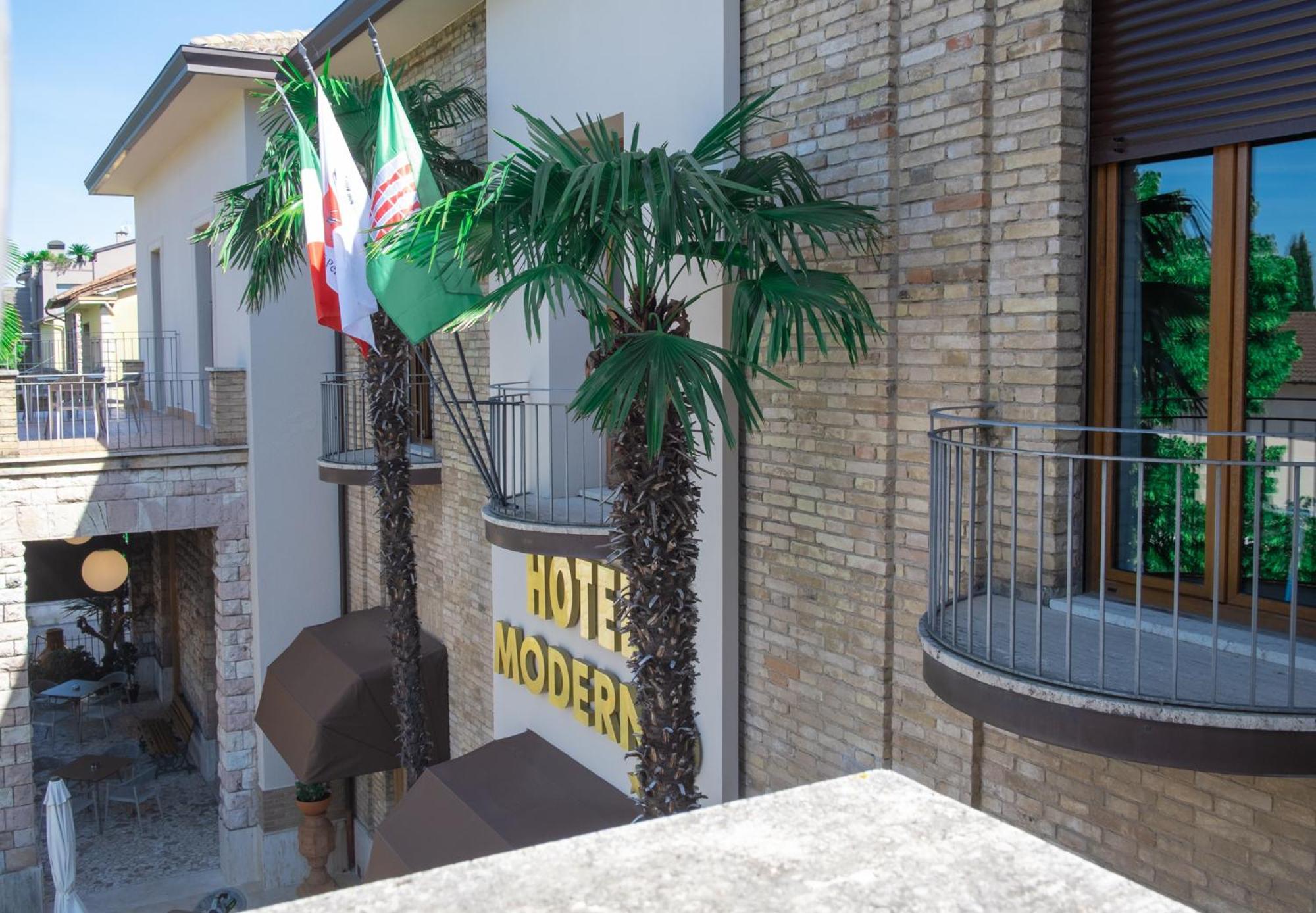 Hotel Moderno Assisi Ngoại thất bức ảnh