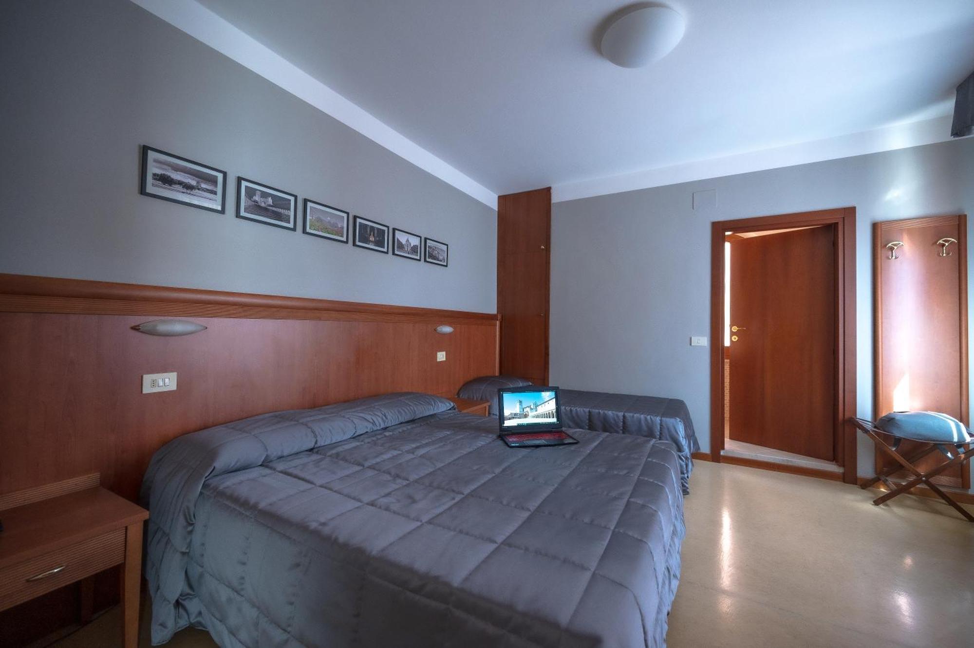 Hotel Moderno Assisi Ngoại thất bức ảnh