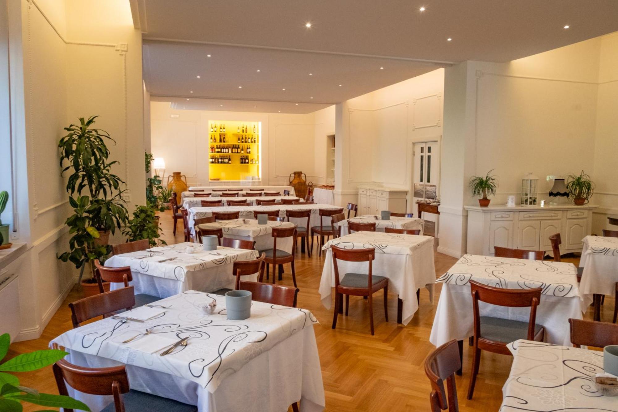 Hotel Moderno Assisi Ngoại thất bức ảnh