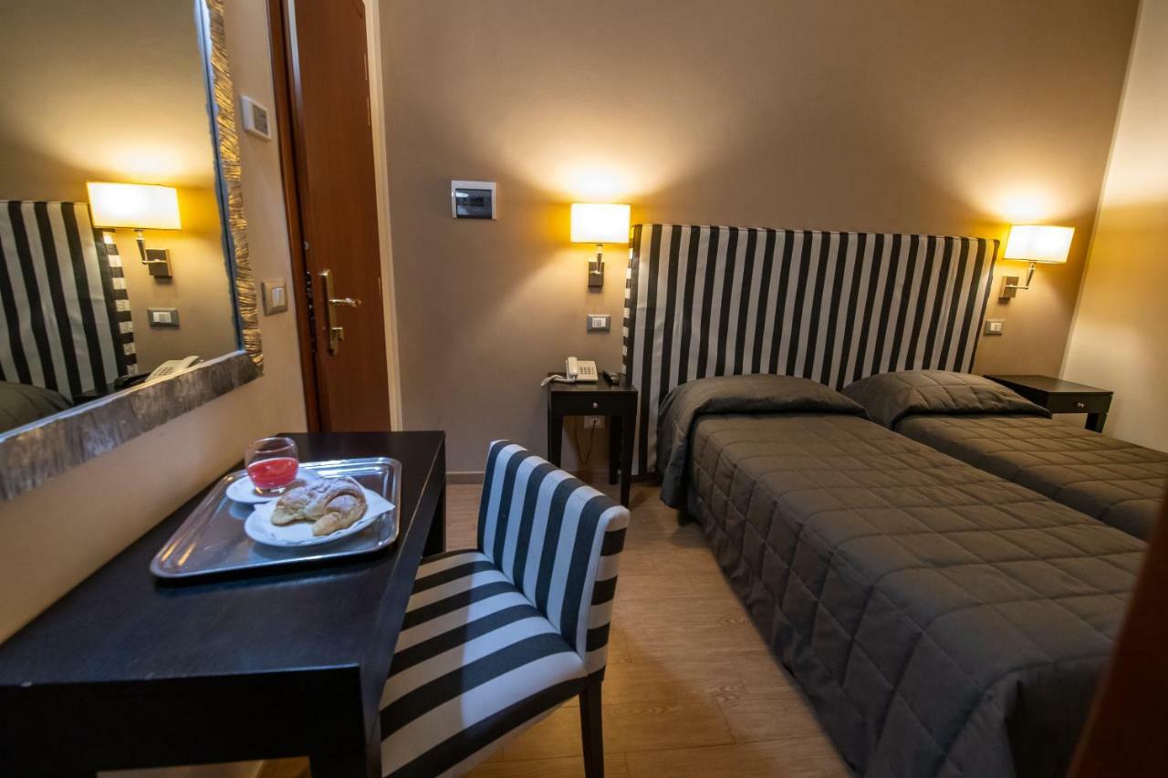 Hotel Moderno Assisi Ngoại thất bức ảnh