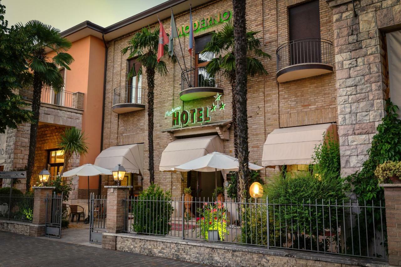 Hotel Moderno Assisi Ngoại thất bức ảnh