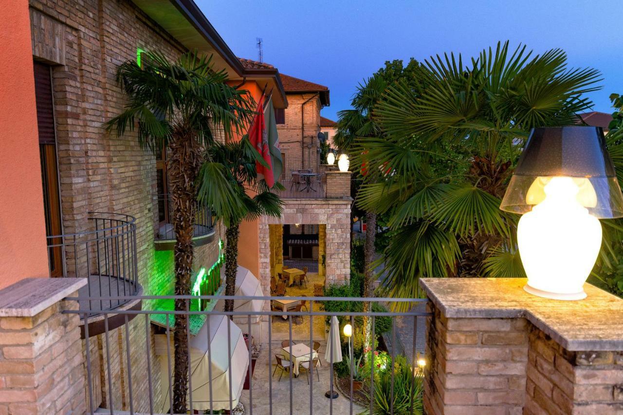 Hotel Moderno Assisi Ngoại thất bức ảnh